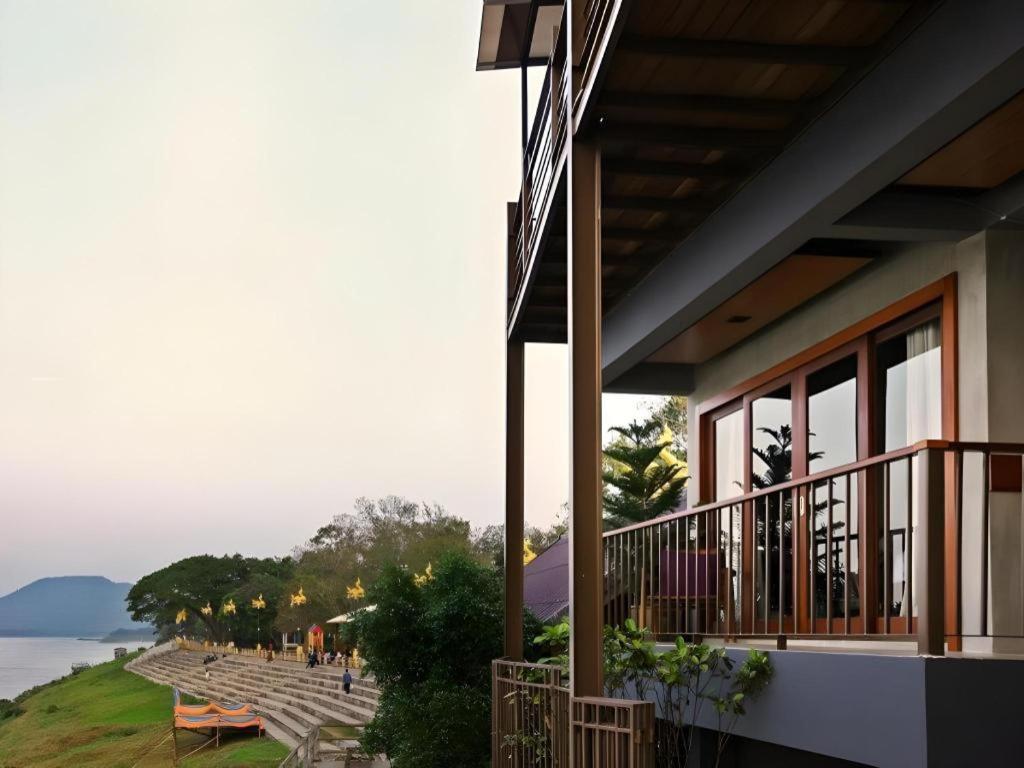 Chic Chiangkhan Hotel Chiang Khan Bagian luar foto