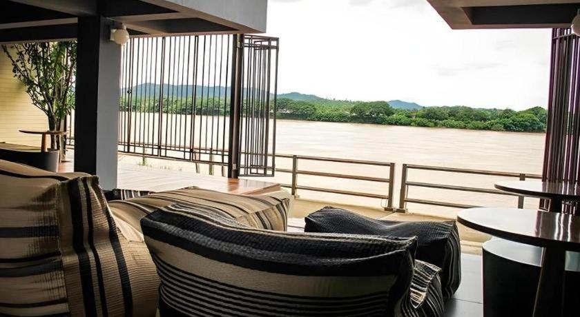 Chic Chiangkhan Hotel Chiang Khan Bagian luar foto