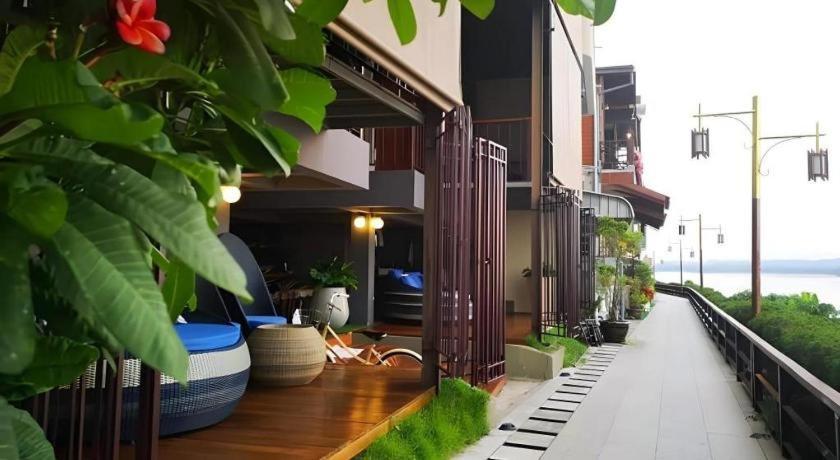 Chic Chiangkhan Hotel Chiang Khan Bagian luar foto